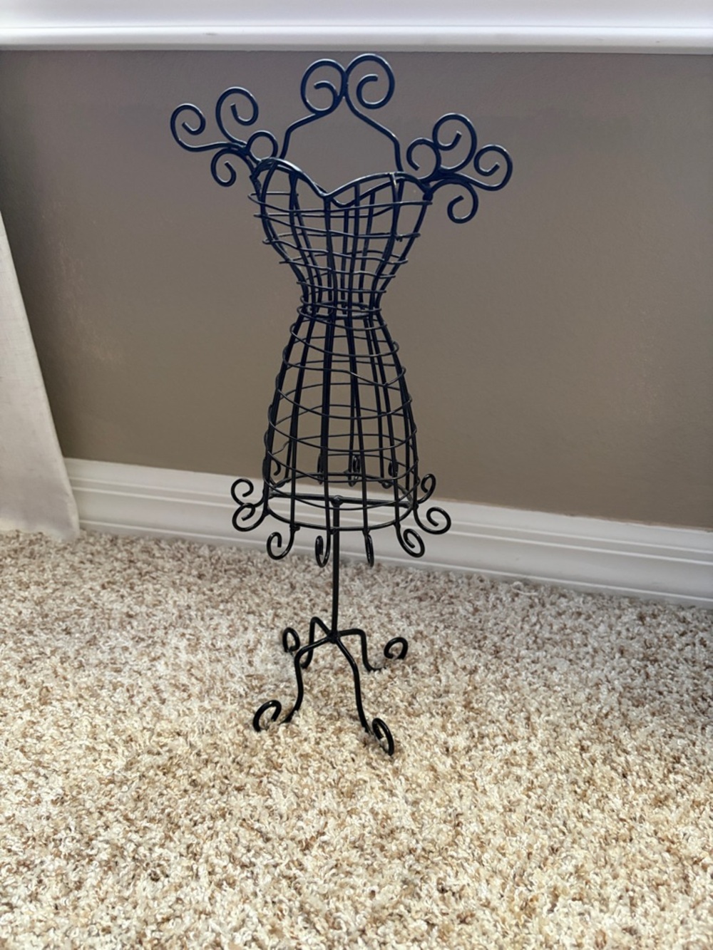 Decorative Wire Dress Form Jewelry Stand - Black